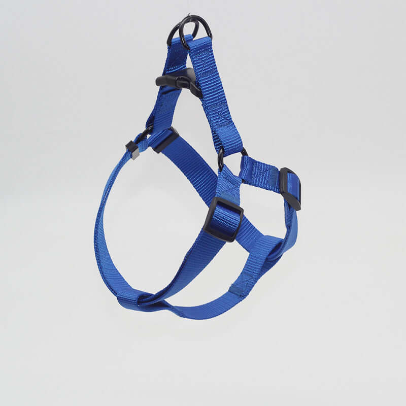 Harnais de poitrine résistant en nylon bleu pour animaux, idéal pour la sécurité et le confort.