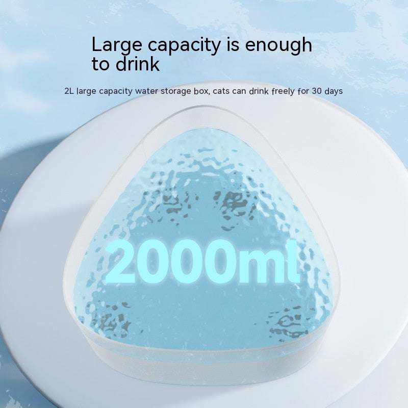 Fontaine à eau pour chats avec capacité de 2L, assurant une hydratation optimale pendant 30 jours.
