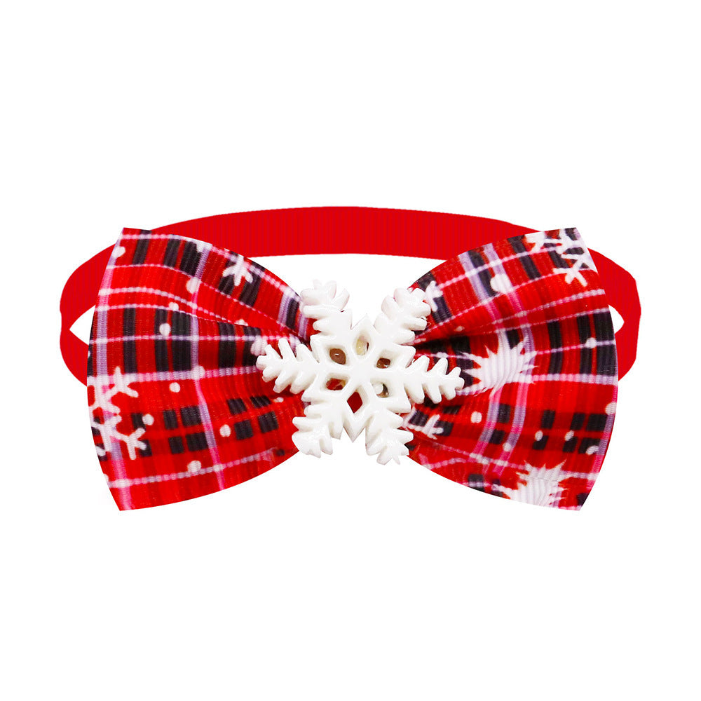 Nœud papillon en plaid rouge pour chiens et chats, accessoire élégant avec motif flocon de neige.