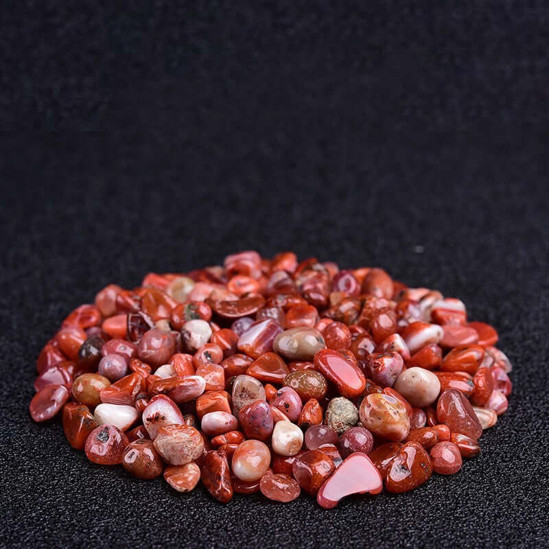 Gravier décoratif en cristal pour aquarium, pierres naturelles colorées pour embellir l'espace aquatique.