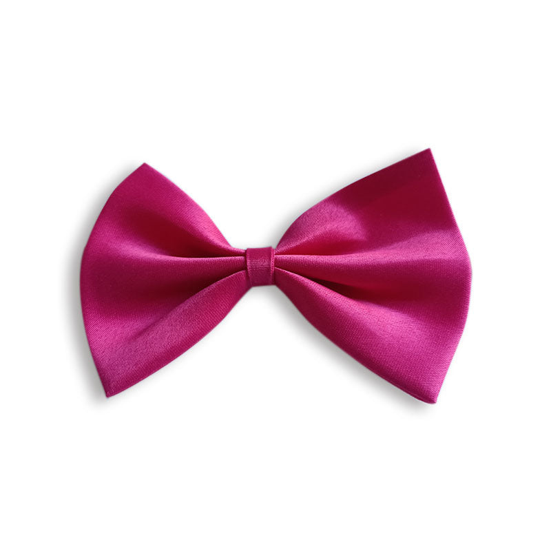 Nœud en satin rose vif pour accessoires d'animaux, idéal pour collier ou vêtements.