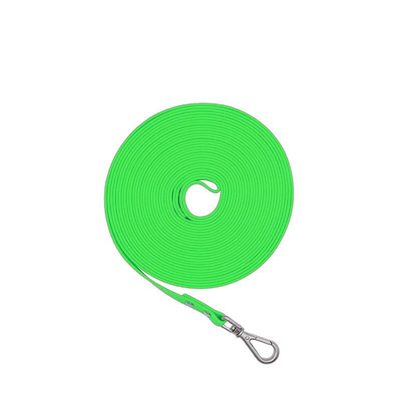 Laisse étanche en PVC verte pour chiens, idéale pour promenades en plein air et sécurité.