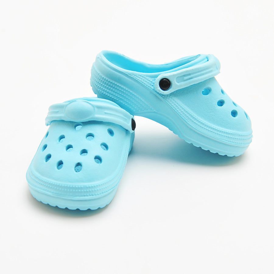 Chaussures d'été pour chiens en bleu, confortables et stylées, idéales pour protéger les pattes de votre compagnon.