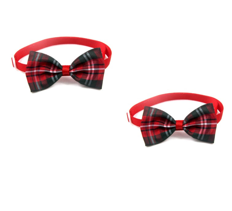 Écharpe à carreaux pour animaux de compagnie, élégant accessoire pour chien et chat, parfait pour toutes les occasions.