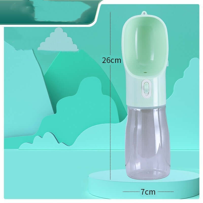 Bouteille d'eau portable pour chien avec design ergonomique, idéale pour les promenades et voyages.