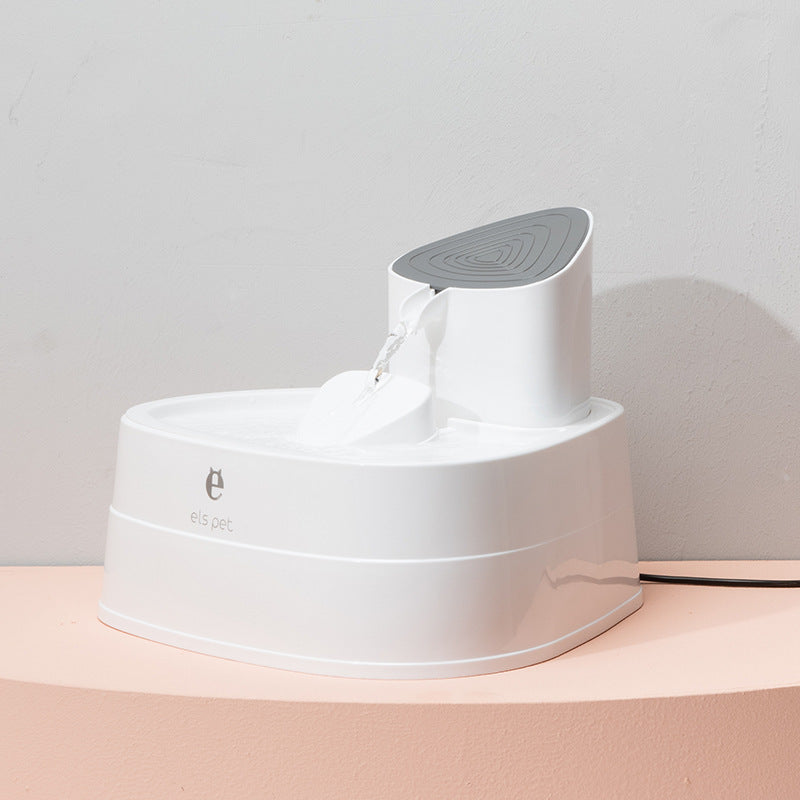 Distributeur d'eau électrique pour animaux, design moderne, durable, en PP, idéal pour garder vos animaux hydratés.