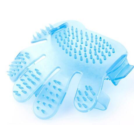 Brosse de toilettage pour animaux à portée de main