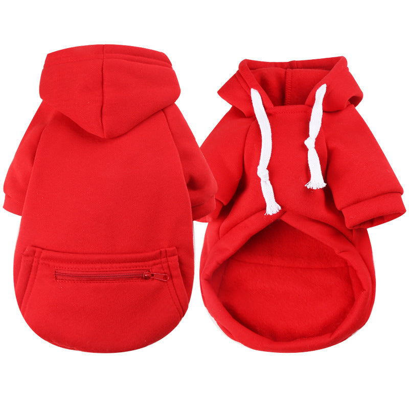 Pull rouge pour chiens à poches zippées, idéal pour l'automne et l'hiver.