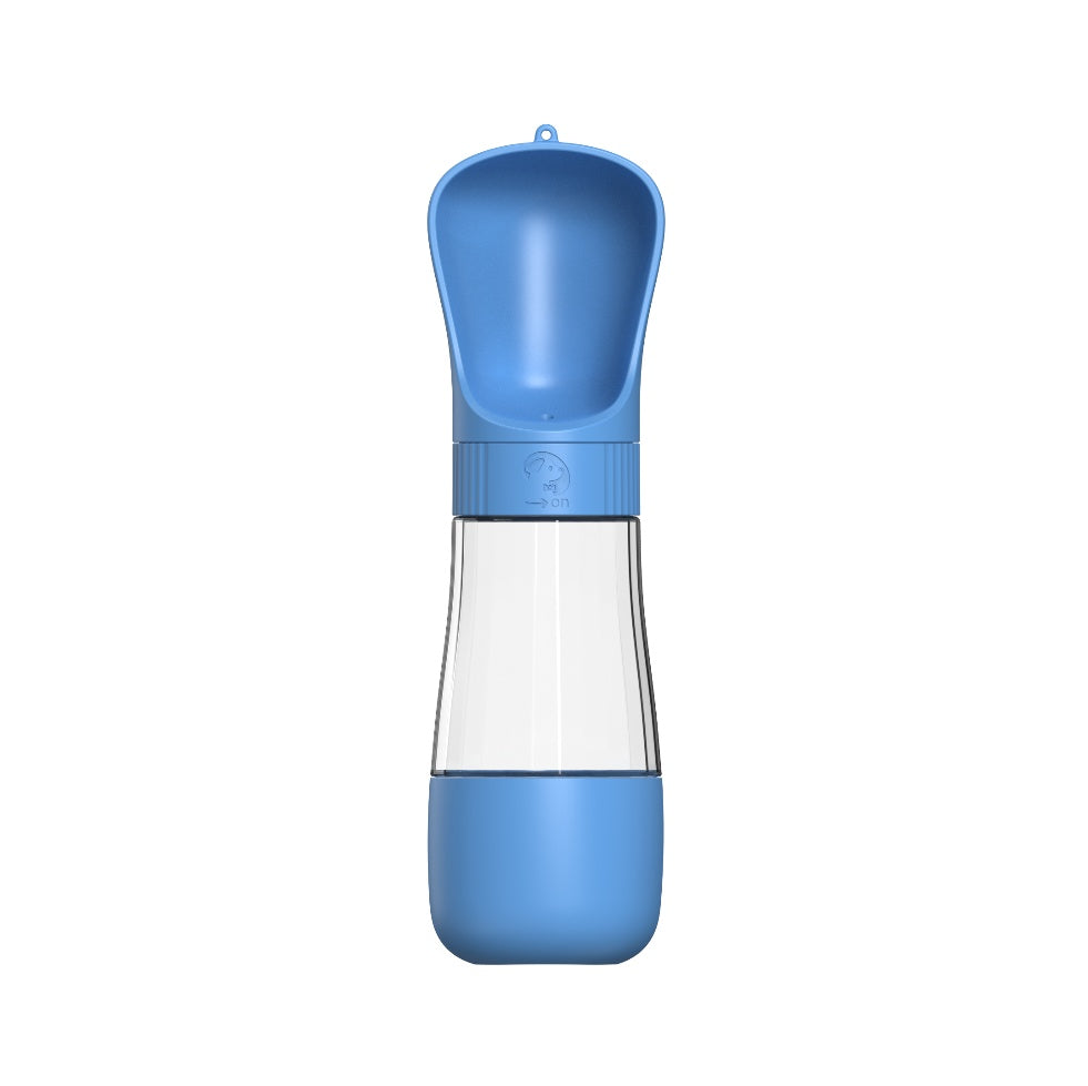 Gobelet d'eau multifonctionnel pour animaux en bleu, idéal pour l'hydratation en plein air.