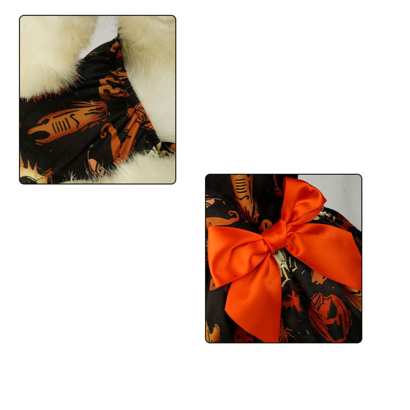 Robe d'Halloween pour petit chien avec imprimé citrouille, couleur noire et nœud orange décoratif.