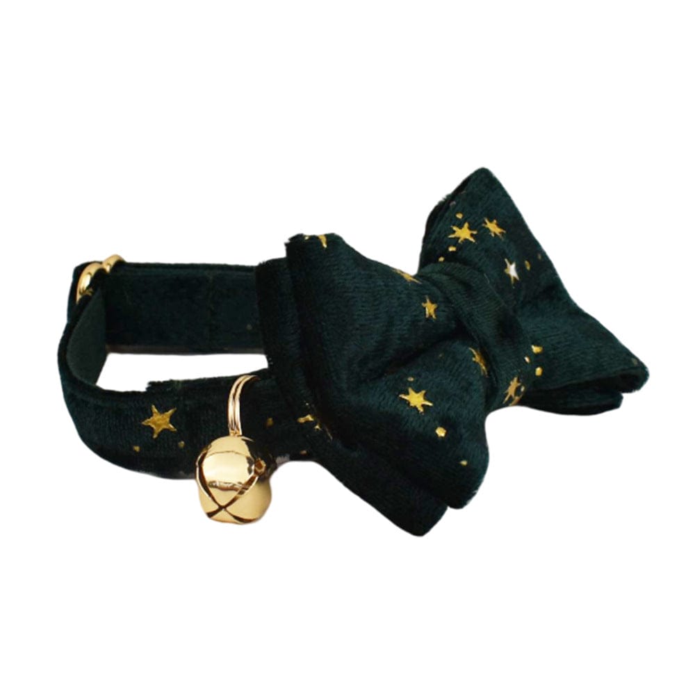 Collier pour chat en velours noir avec nœud étoilé et cloche dorée, parfait pour le style félin.