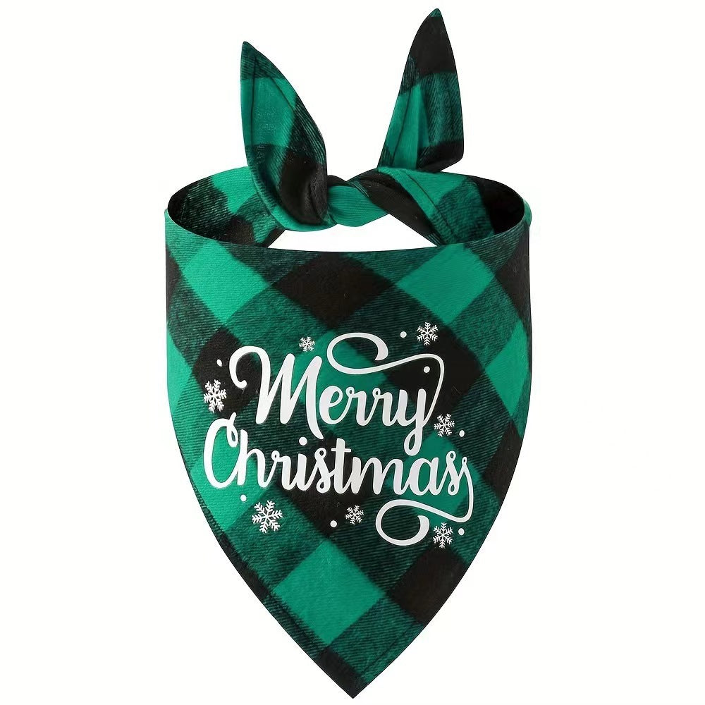 Écharpe triangulaire de Noël en plaid vert pour animaux avec inscription 'Merry Christmas'.