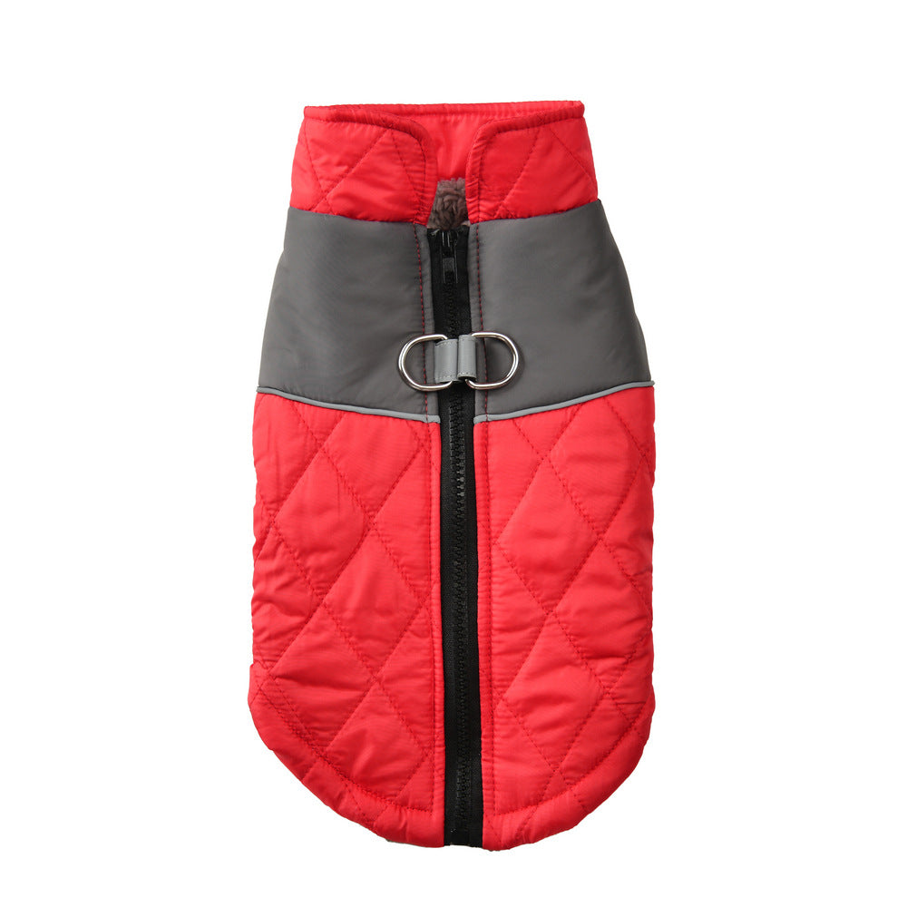 Combinaison de ski imperméable rouge et gris pour animaux, idéale pour garder votre chien au chaud en hiver.