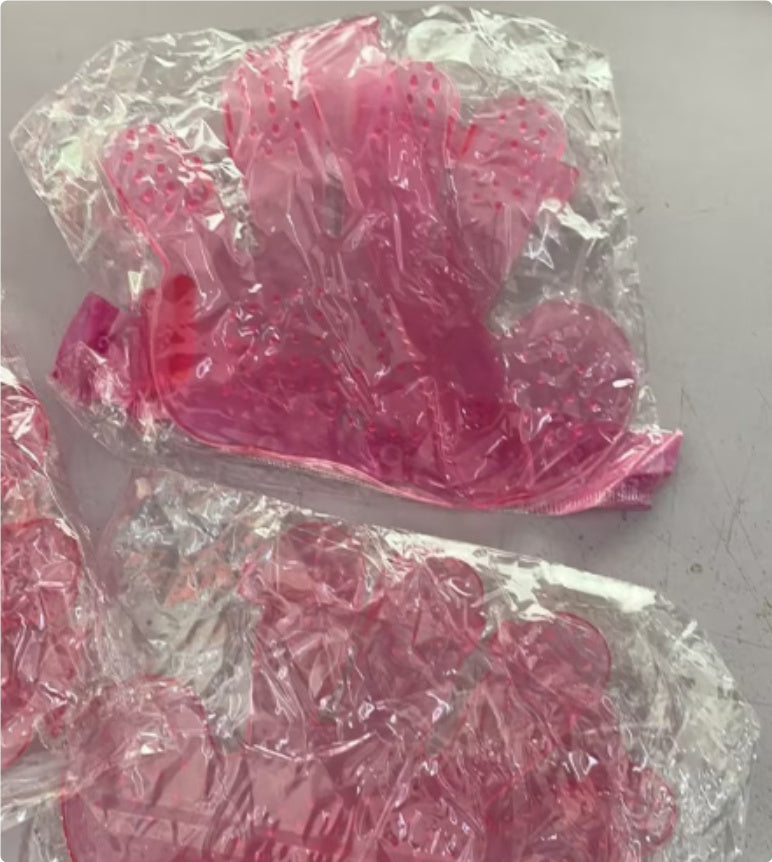 Brosse de toilettage pour animaux à portée de main