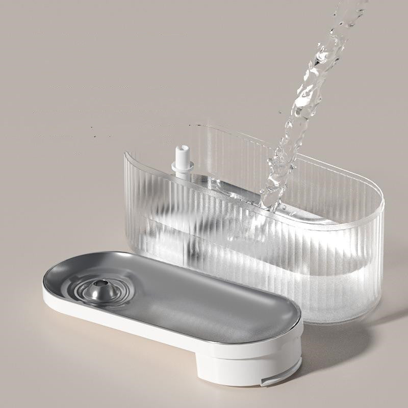 Distributeur d'eau sans fil pour chats, design moderne avec circulation d'eau.