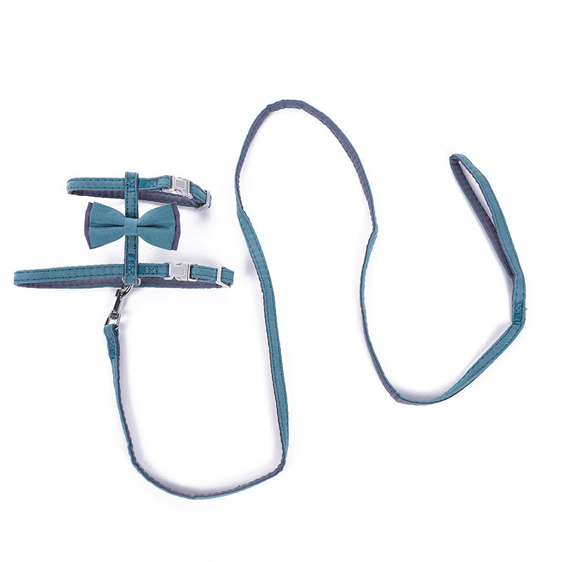 Laisse I-shaped en coton coloré pour chat avec nœud papillon, coloris bleu, accessoire confortable et élégant.