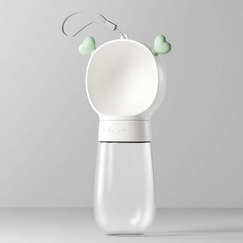 Gobelet d'eau portable pour chiens, accessoire pratique avec réservoir large et design mignon.