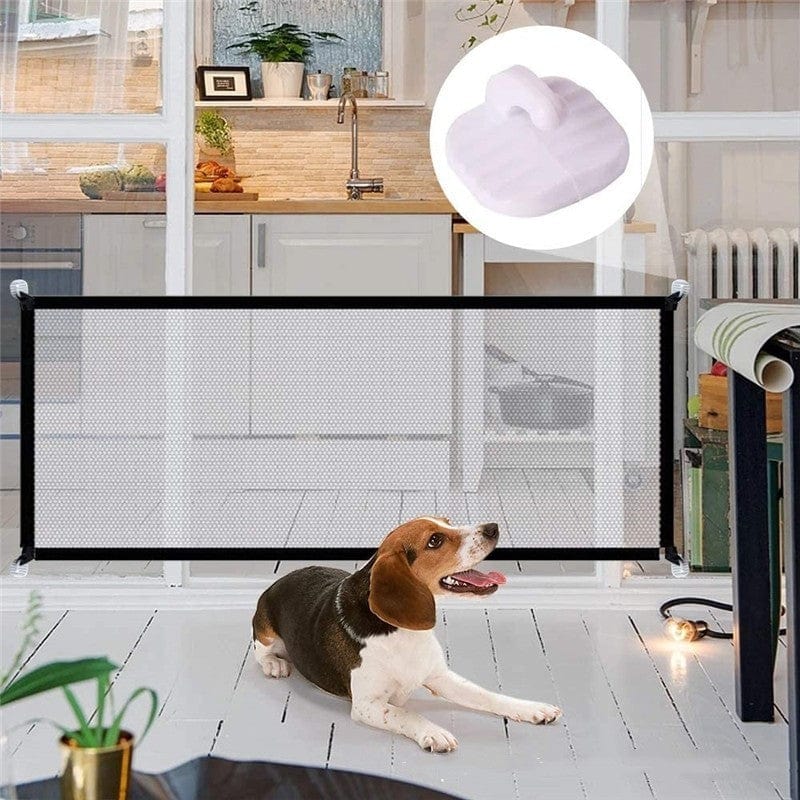 Clôture pliante en maille pour chiens, protecteur d'espace avec un chien dans un intérieur moderne.