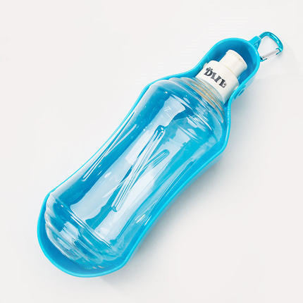 Distributeur d'eau en plastique bleu pour animaux de compagnie, léger et compact, avec poignée pratique.