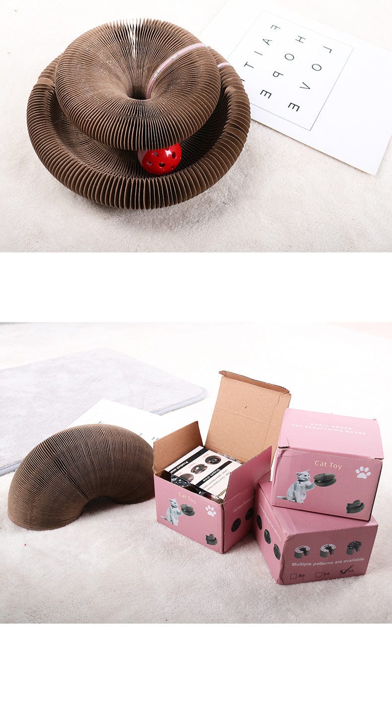 Planche à gratter magnétique en papier ondulé avec jouets pour chat, coloris beige et emballage en carton.