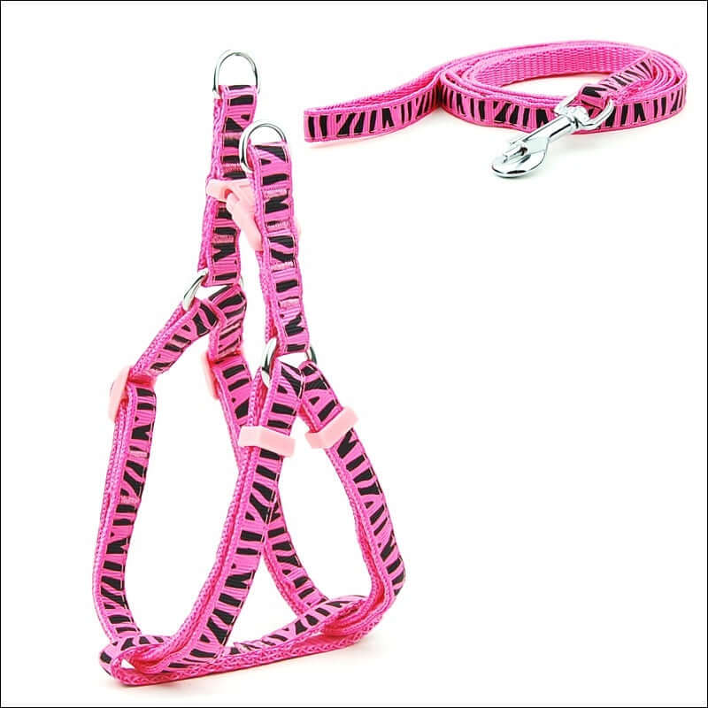 Laisse pour animaux à pois, sangle de poitrine rose pour chiens, accessoire durable et confortable.