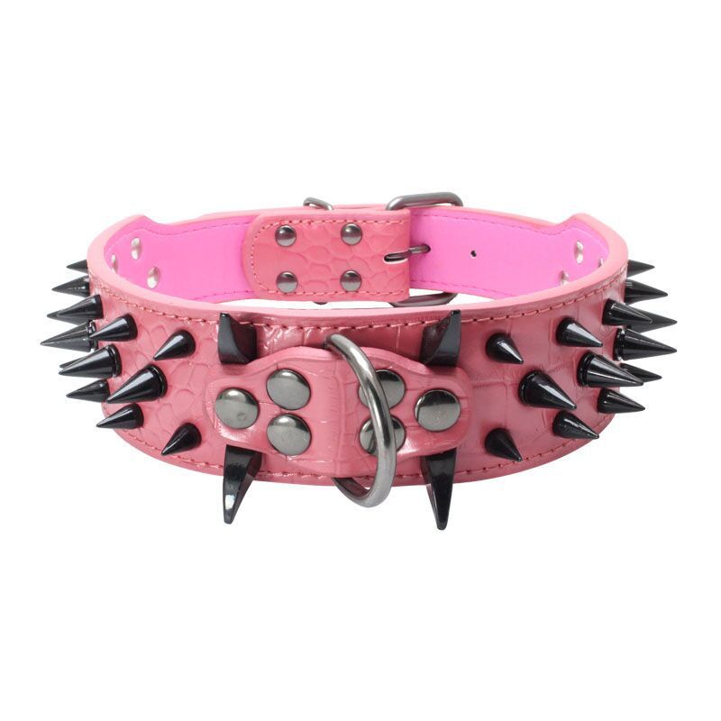 Collier pour chien résistant aux morsures, style punk avec pointes noires, matériau durable et confortable.