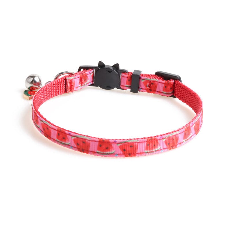 Collier pour chat en sangle fruitée avec motifs de pastèque et une cloche, idéal pour le confort et le style.