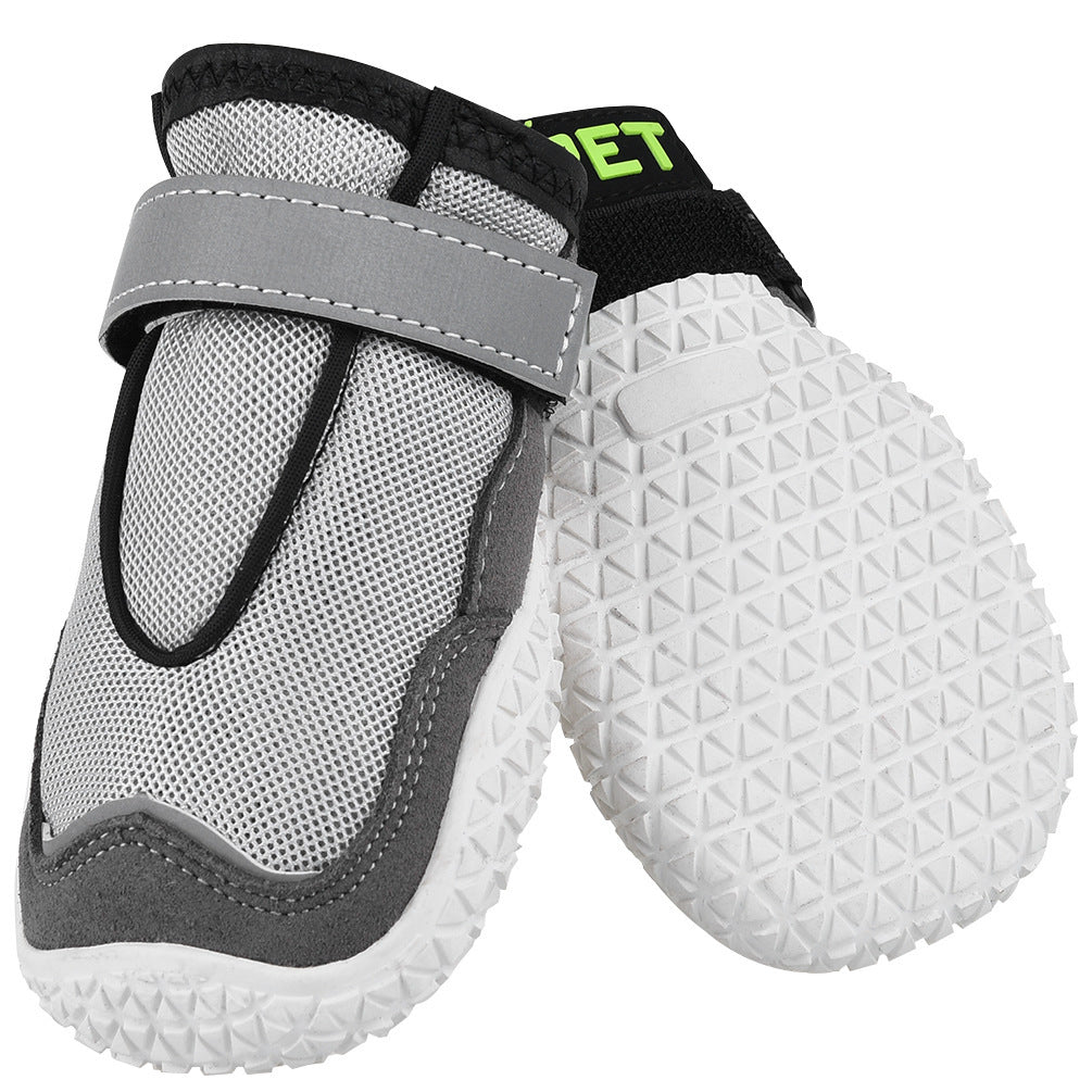 Chaussures pour chiens résistantes et respirantes, ideales pour confort et protection des pattes.