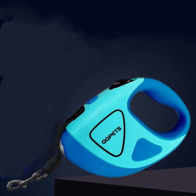 Laisse rétractable bleue pour chien avec LED de sécurité, idéale pour les promenades nocturnes.
