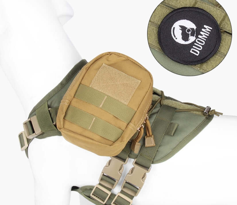Gilet Oxford pour chien large, en tissu résistant, avec poche et systèmes de boucles, conçu pour le confort et la sécurité.