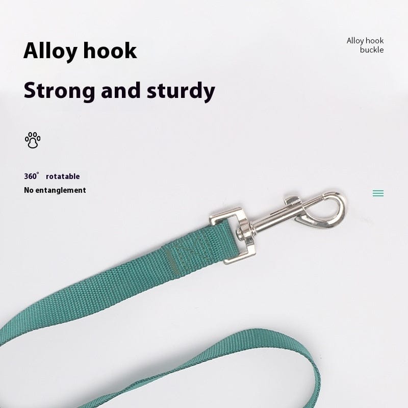 Alloy hook buckle of a sturdy nylon dog leash, highlighting its 360° rotatable feature for tangle-free use.