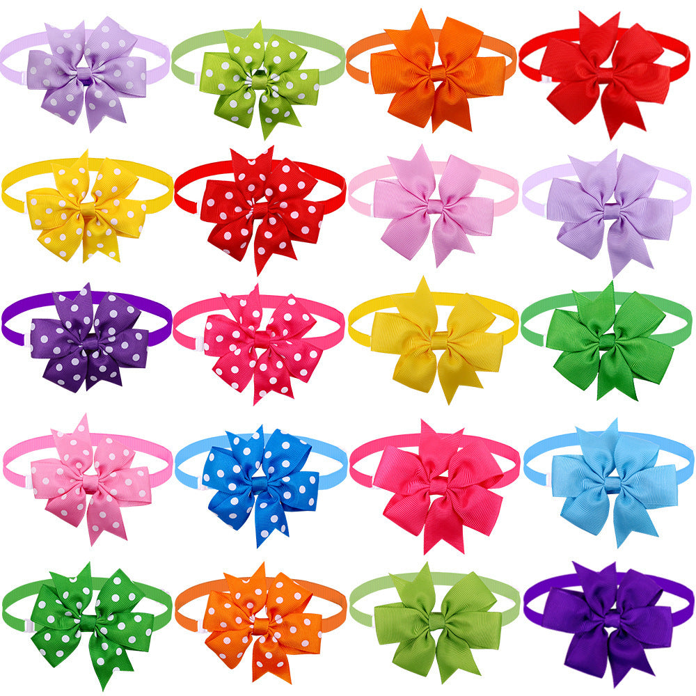 Nœuds papillon colorés pour chiens et chats en différentes teintes et motifs à pois, un accessoire élégant.