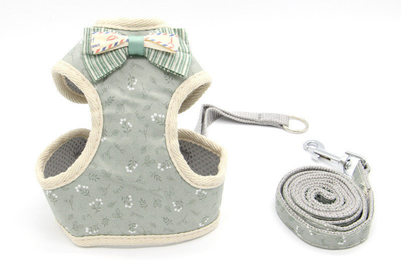 Harnais de traction pour chat en coton biologique avec laisse, motif floral et nœud élégant.