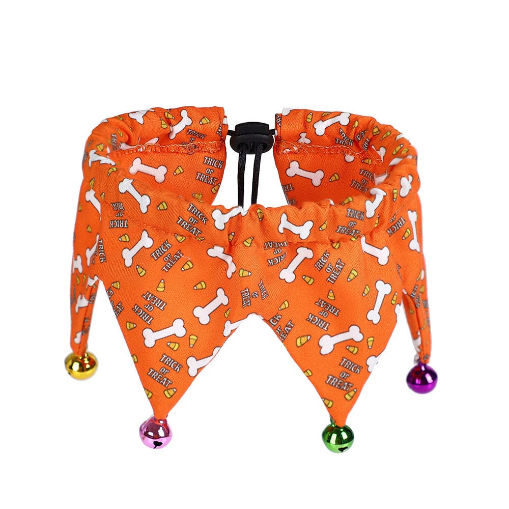 Collier ajustable pour animaux de compagnie en polyester orange festif avec motifs d'os et clochettes colorées.