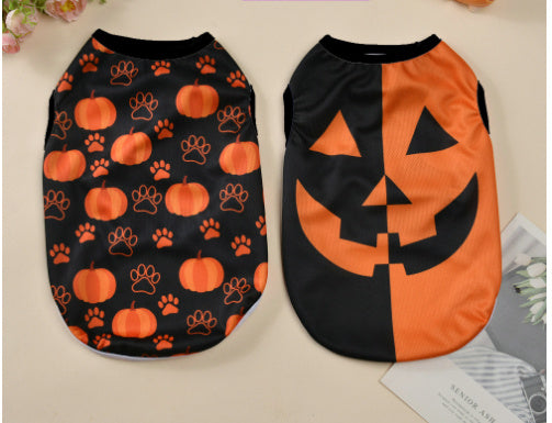 Costumes d'Halloween pour chien avec motifs de citrouilles et visages de citrouille, disponible en polyester.