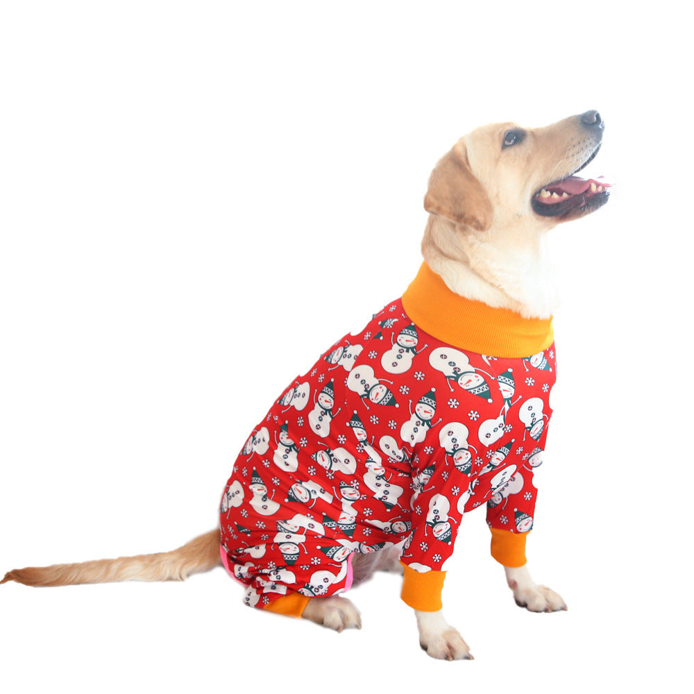 Chien en pyjama en coton avec imprimé de bonhommes de neige, style confortable et mignon pour animaux.