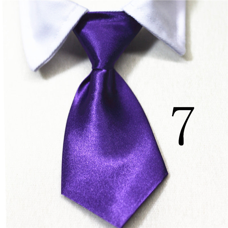 Nœud papillon pour animaux en coton violet sur chemise blanche, accessoire stylé pour chiens et chats.