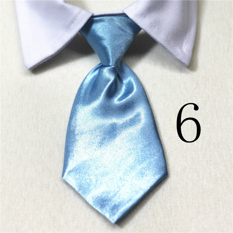 Nœud papillon en satin bleu pour animaux de compagnie, accessoire tendance pour chiens et chats.