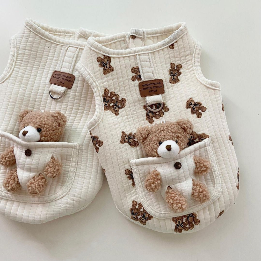 Gilet en coton pour chien avec motif ours et anneau de traction, confortable et stylé pour vos animaux.