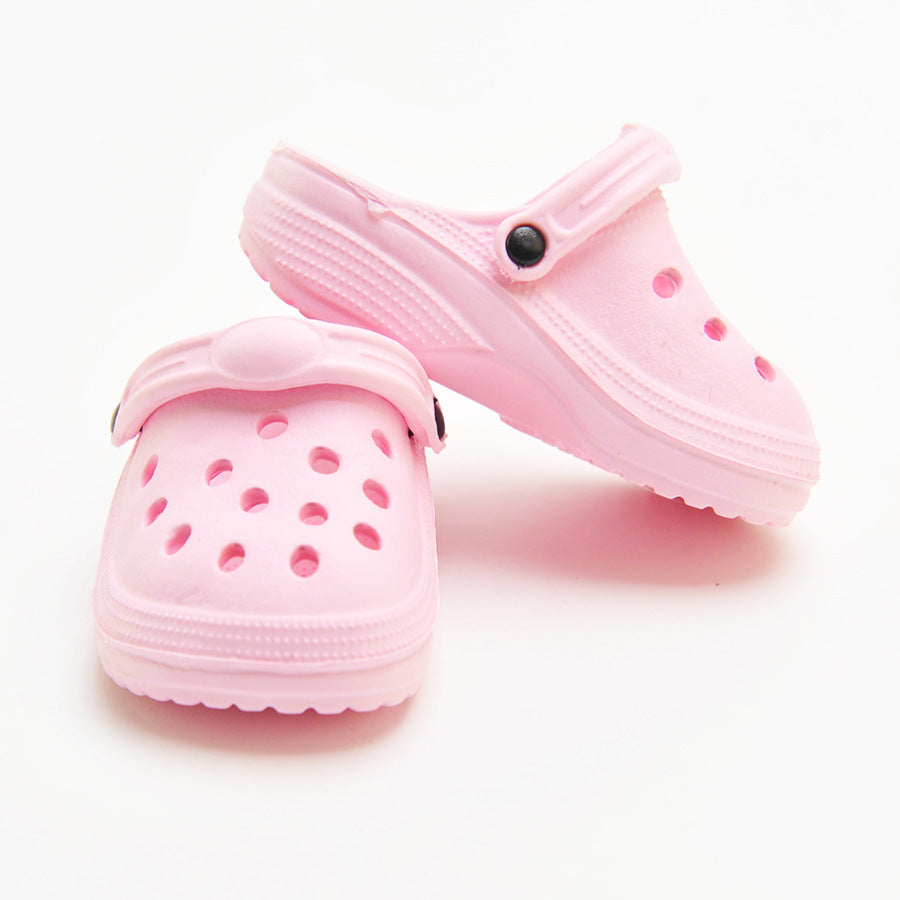 Chaussures d'été pour chiens en rose, légères et stylées, idéales pour le confort et la protection de votre animal.