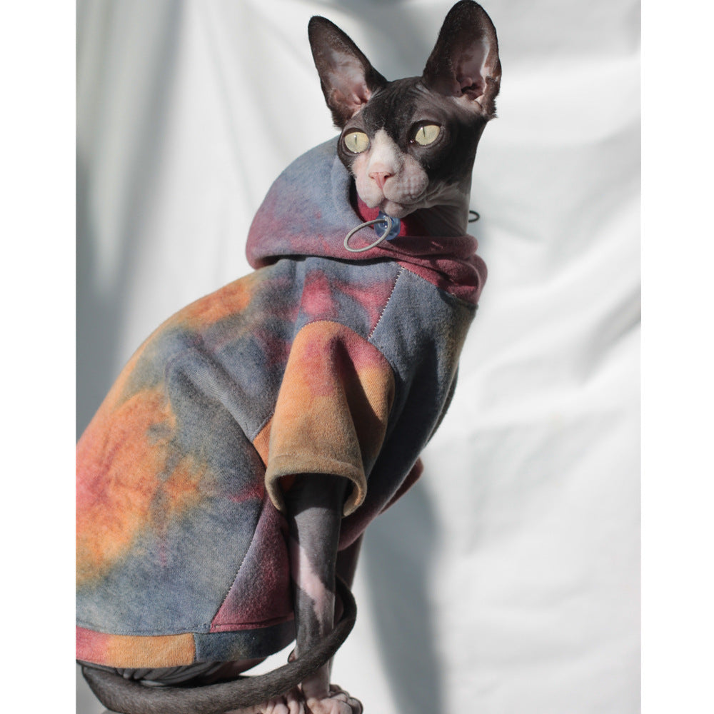 Hoodie chaud en velours tie-dye pour chat noir, élégant et confortable, idéal pour les animaux de compagnie.