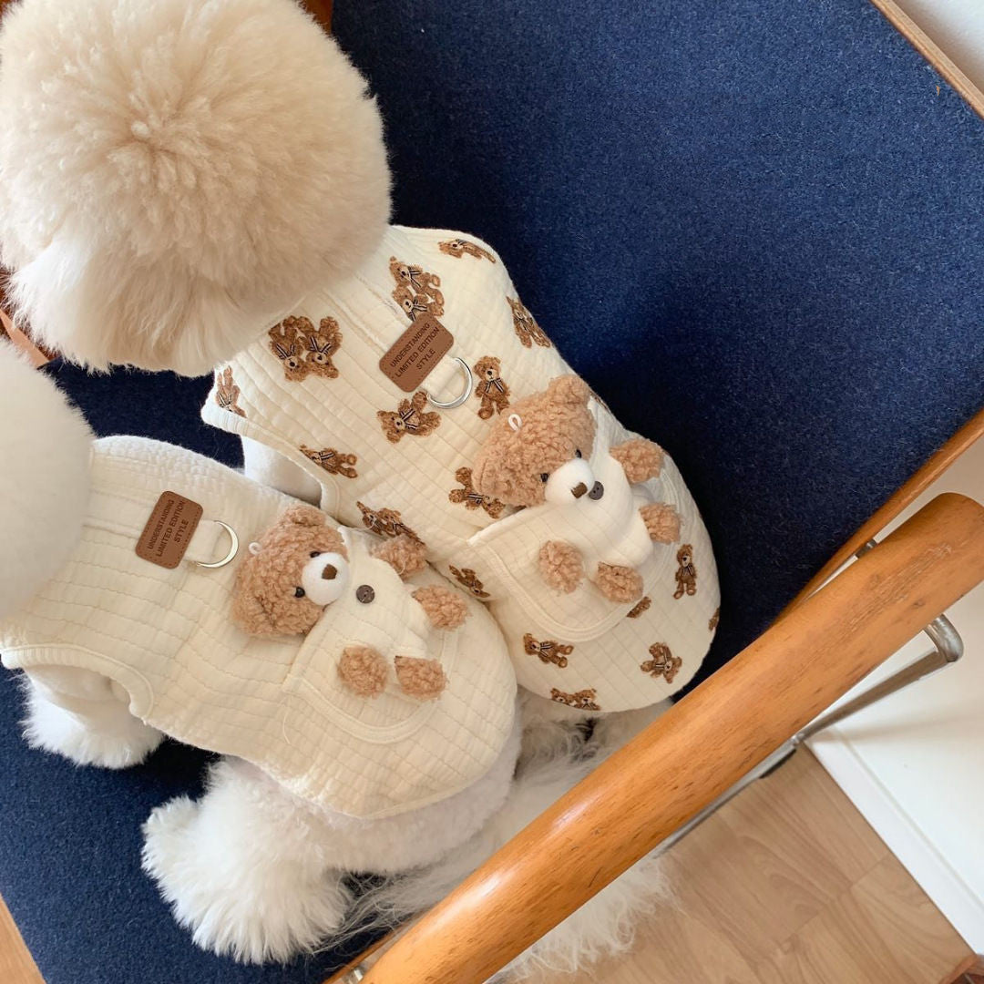Gilet en coton pour chien avec motif ours, parfait pour le confort et le style de votre animal.