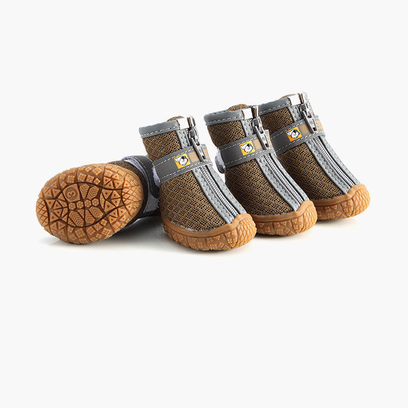 Chaussures en rubber pour chiens Bichon, Pomeranien et Corgi, idéales pour garder les pattes au chaud et en sécurité.