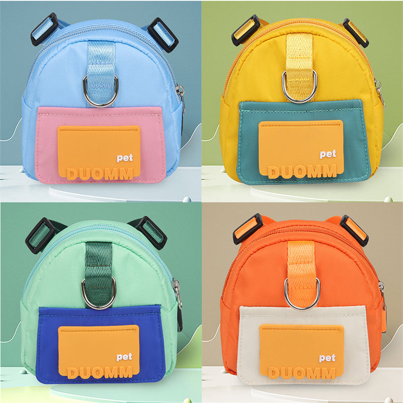 Sac à dos pour chien en couleur, idéal pour transporter accessoires animaux lors de voyages ou randonnées.