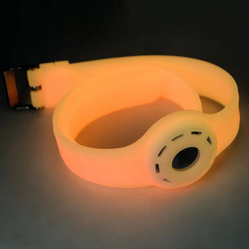 Collier antichute en silicone lumineux pour animaux avec emplacement pour tracker Airtag.