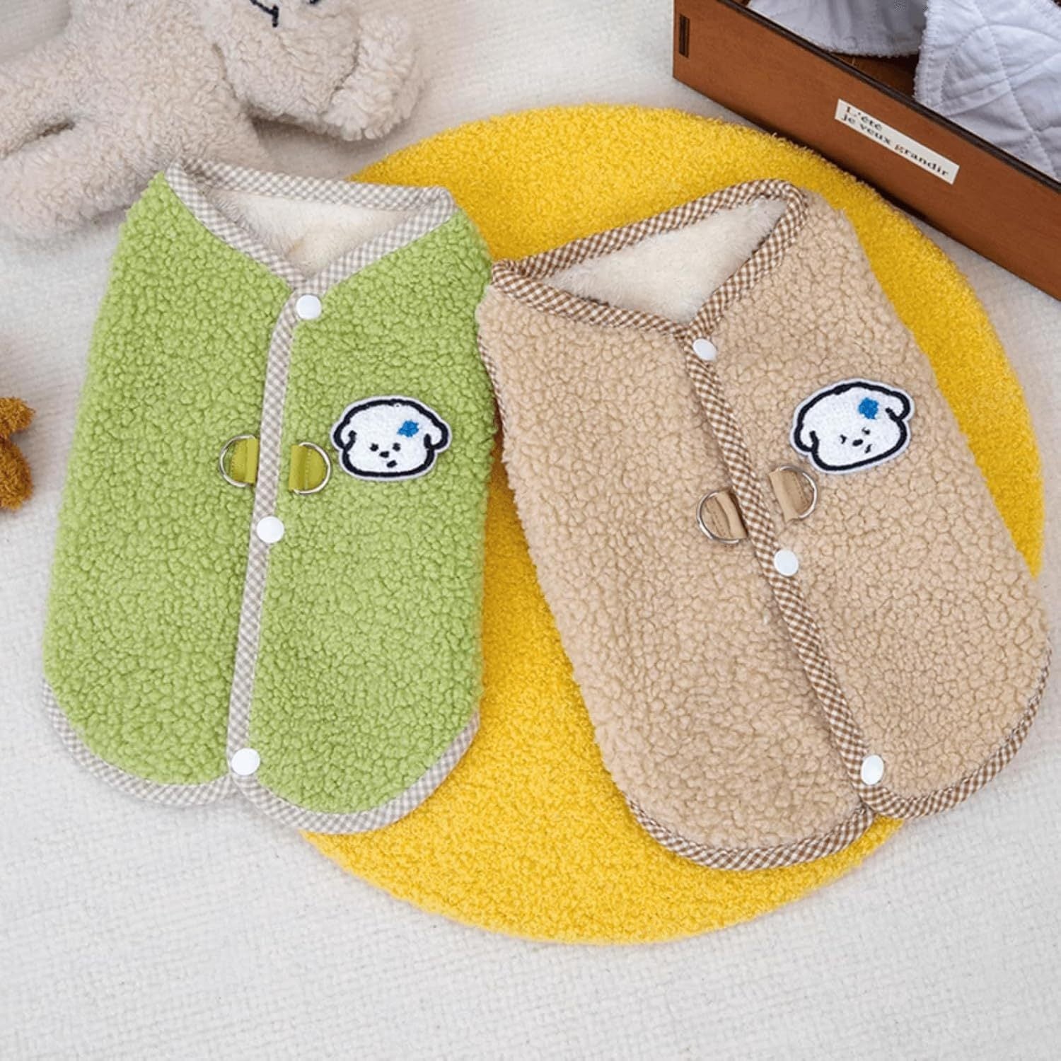 Gilets en polaire pour chien colorés, doux et confortables, parfaits pour l'automne et l'hiver.