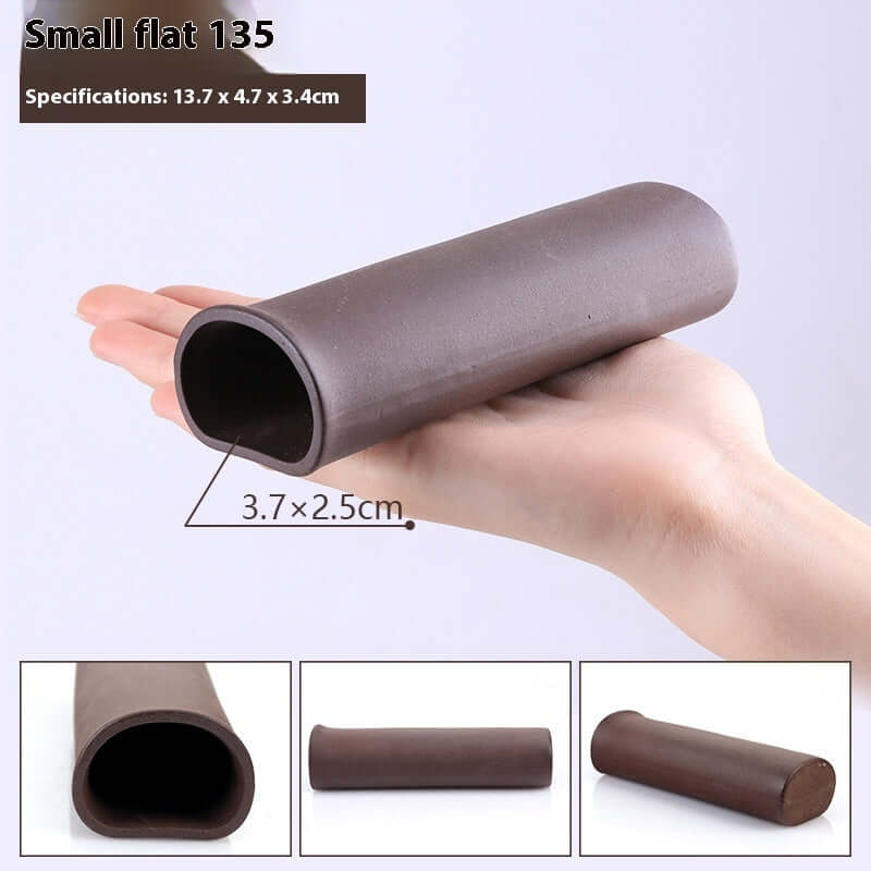 Small flat 135 item held in hand, dimensions 13.7 x 4.7 x 3.4 cm, versatile design for various uses.