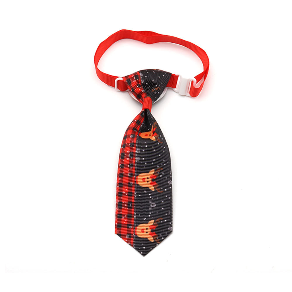 Nœud papillon de Noël pour animaux de compagnie avec motifs festifs et bandoulière rouge, élégant et joyeux.