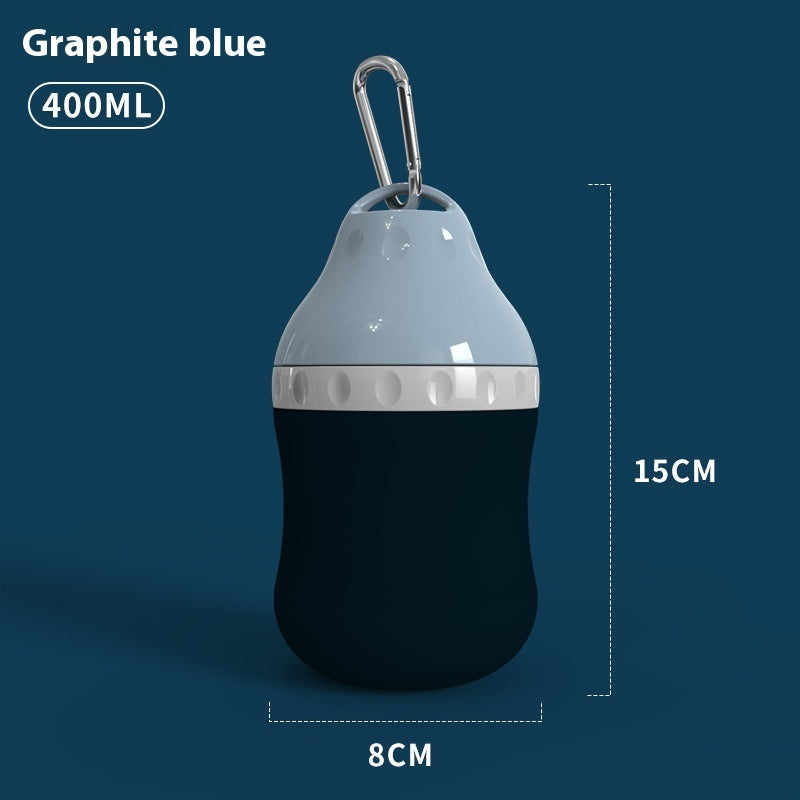Gobelet d'eau portable pour chiens en bleu graphite, capacité de 400ml, compacte et adaptée aux aventures en plein air.