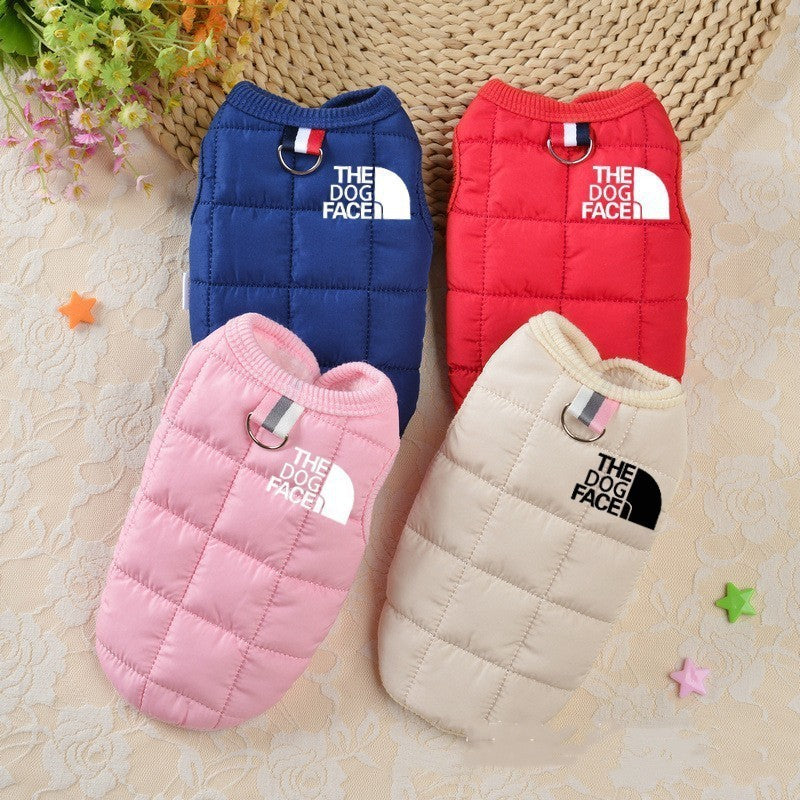 Vêtements pour chiens en polaire disponibles en rose, rouge, bleu et beige, idéals pour garder votre chien au chaud.